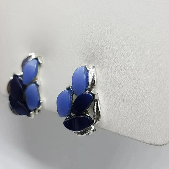 Silver Tone Blue Thermoset Leaf Clip On Earrings Vintage - Picture 3 of 4